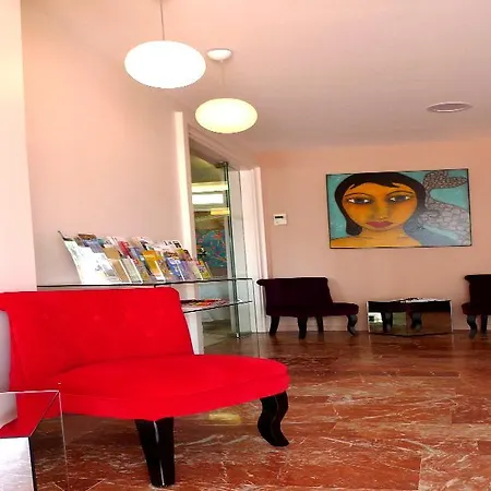 Hotel Amerique - Piscine&parking - 3*