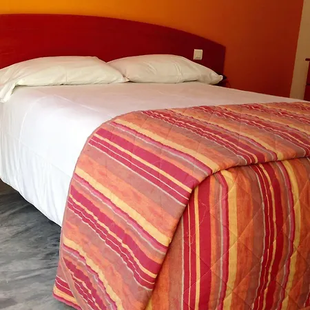 Hotel Amerique - Piscine&parking - 3*